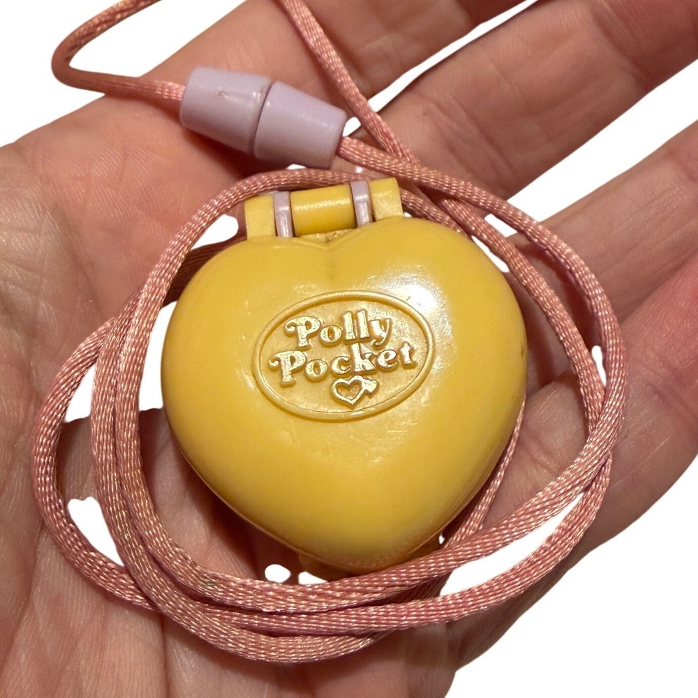 Vintage 1991 Bluebird Polly Pocket in her Bedroom Yellow Heart Locket Necklace